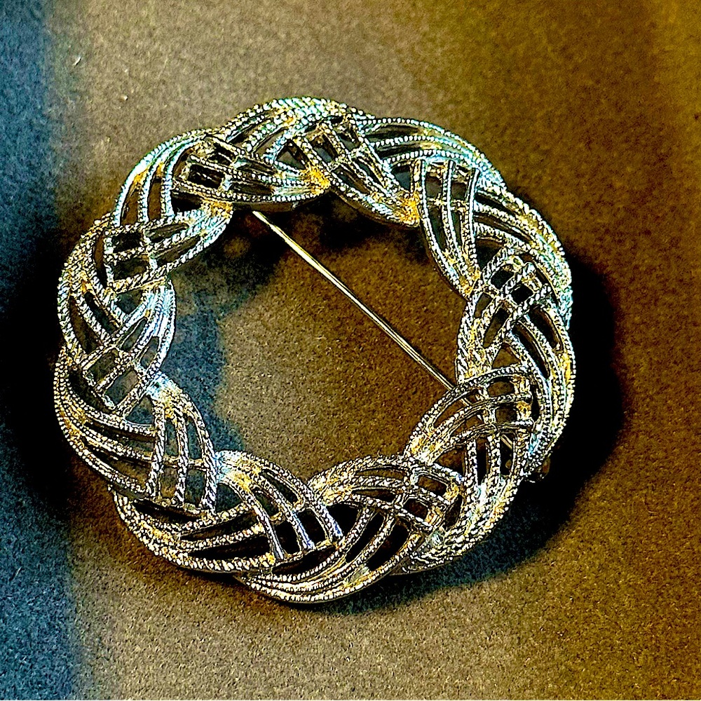 Vintage Sarah Coventry Woven Garland Brooch